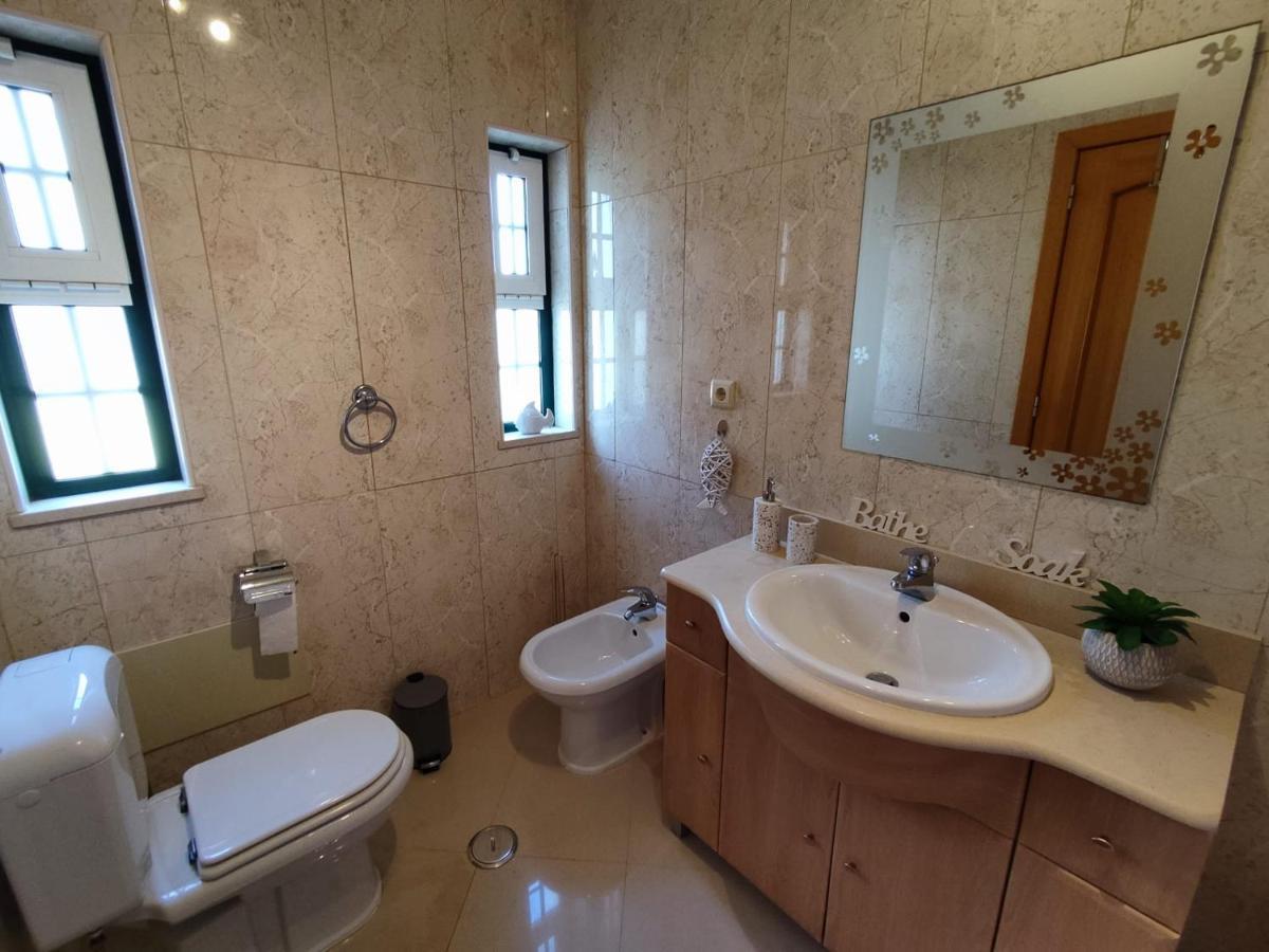 Apartamento 1d Areias De Porches, Pool & A/c - Casas & Papeis