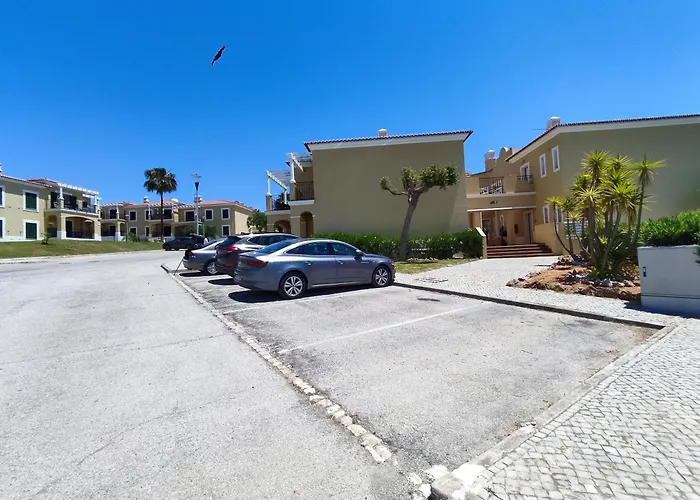 1D Areias De Porches, Pool & A/C - Casas & Papeis
