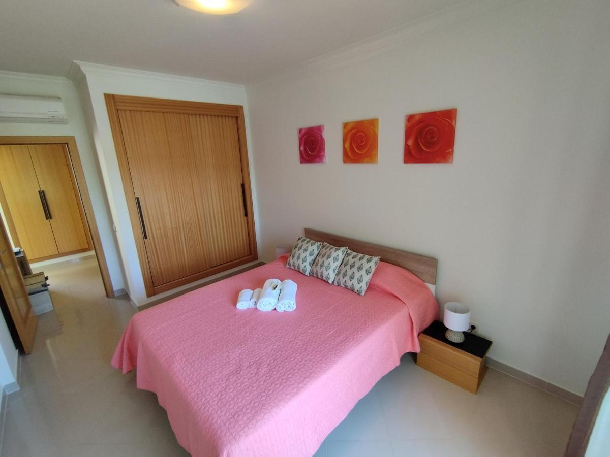 1d Areias De Porches, Pool & A/c - Casas & Papeis