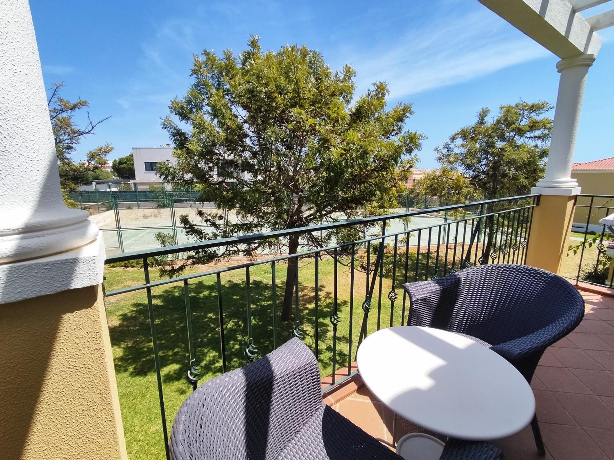 1d Areias De Porches, Pool & A/c - Casas & Papeis Apartment *