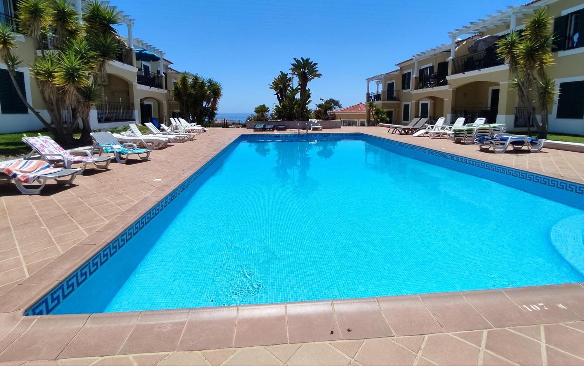 1d Areias De Porches, Pool & A/c - Casas & Papeis