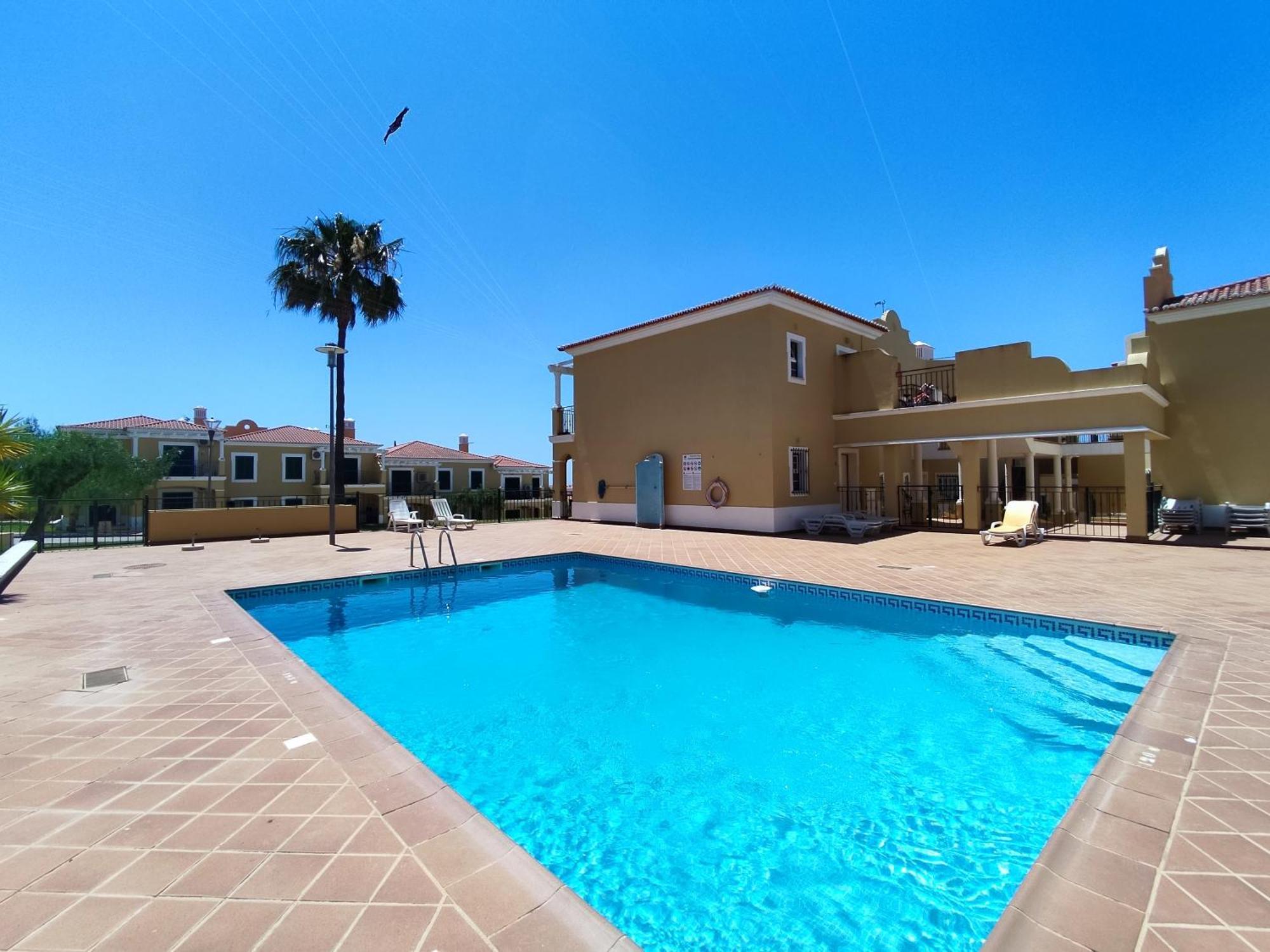 1d Areias De Porches, Pool & A/c - Casas & Papeis Apartment *
