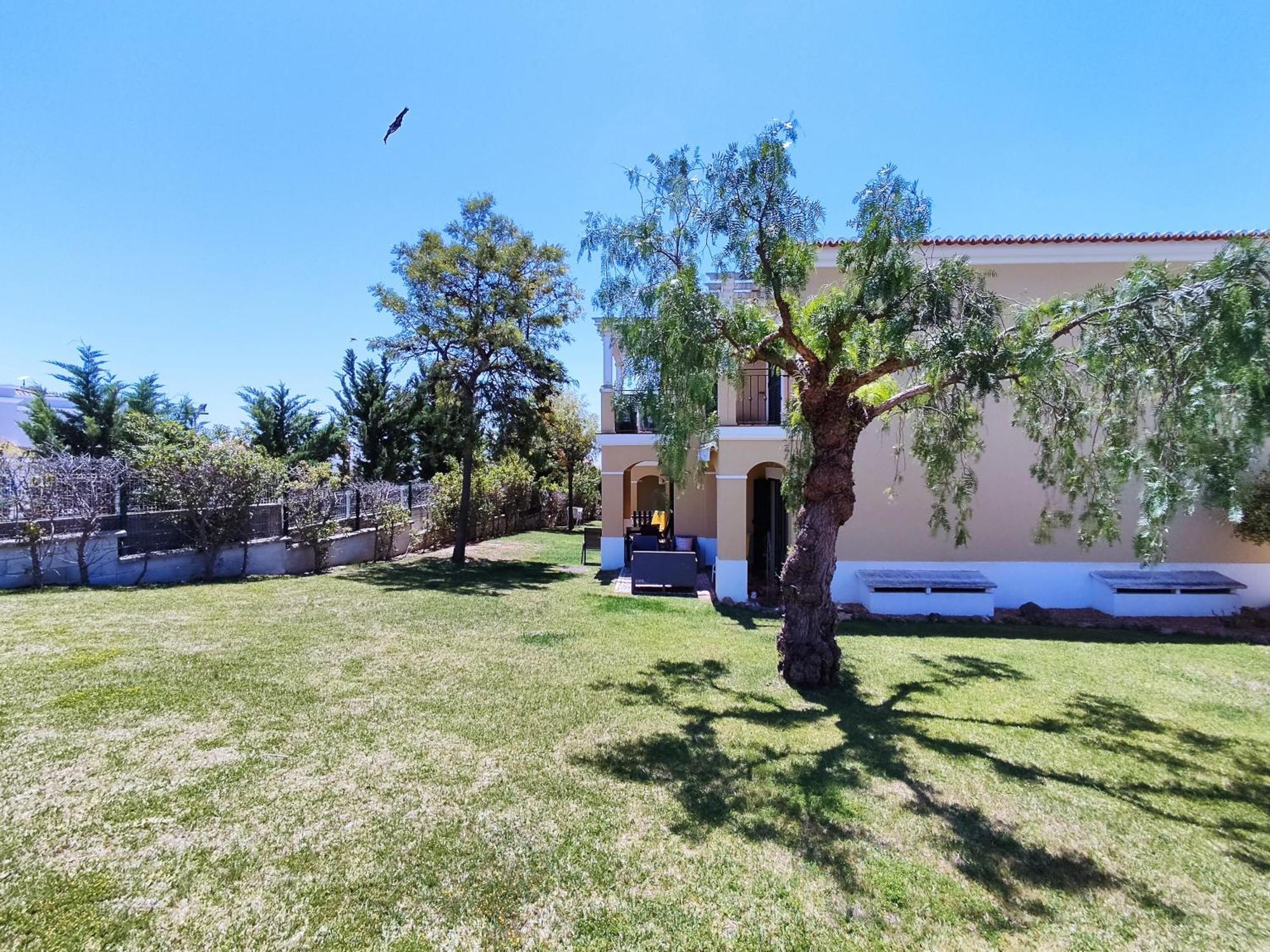 1d Areias De Porches, Pool & A/c - Casas & Papeis Apartment